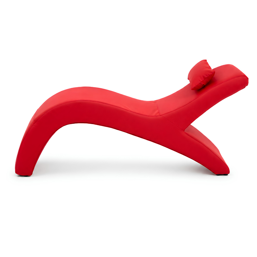 Halo Arc Love Lounge in Red – detail view